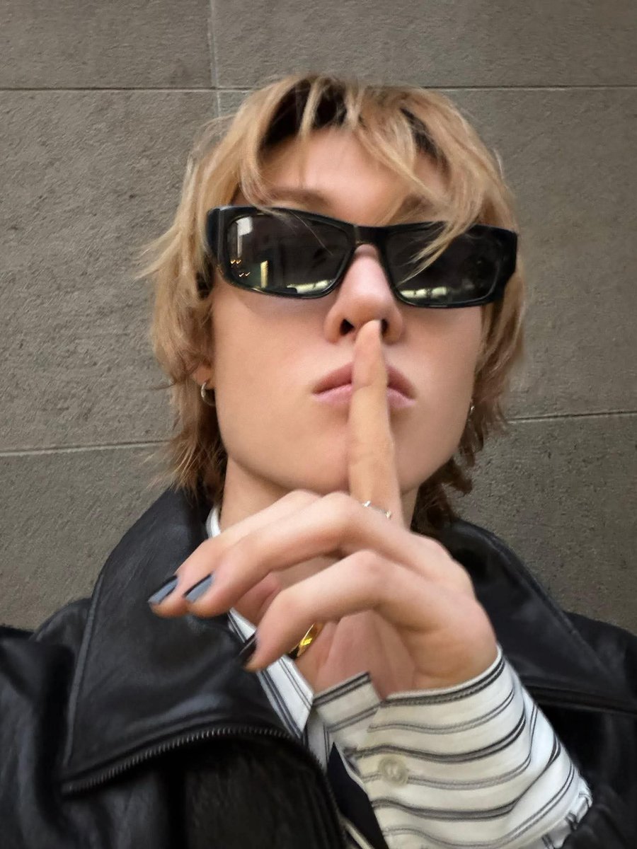 yun2mar's tweet photo. @martinfinity_ MARTIN EDWARDS makes VOCAL COMMANDER power look effortlessly ROCKSTAR.

MARTIN ROCKED THE CROWN
#MARTINSonicBoom
#PYPD_IN_JAPAN
#MARTIN #마틴 https://t.co/2Cz0ifex44