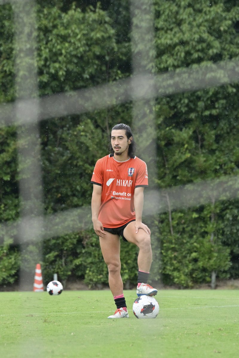 ehime_fc's tweet photo. 📸｜𝙏𝙍𝘼𝙄𝙉𝙄𝙉𝙂 𝙋𝙃𝙊𝙏𝙊
#ehimefc #愛媛FC

明日のお天気は回復傾向…！⛅️
気温も少し涼しくなりそうです...！

7連戦最終戦に向けて、
チームも全員でいい準備をしています💪

皆さま、チケットの購入はお済みですか！？

ℹ️試合情報はこちら
https://t.co/Ybn0u0PdQS

🎫チケットの購入はこちら
https://t.co/J4BBUlNprk

#日野翔太 #竹本雄飛 #舩橋京汰 #斉藤涼優