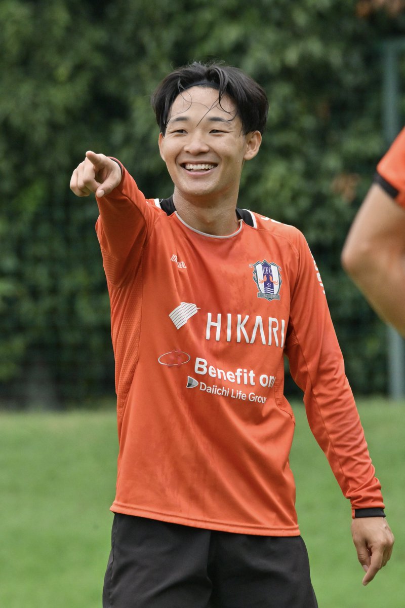 ehime_fc's tweet photo. 📸｜𝙏𝙍𝘼𝙄𝙉𝙄𝙉𝙂 𝙋𝙃𝙊𝙏𝙊
#ehimefc #愛媛FC

明日のお天気は回復傾向…！⛅️
気温も少し涼しくなりそうです...！

7連戦最終戦に向けて、
チームも全員でいい準備をしています💪

皆さま、チケットの購入はお済みですか！？

ℹ️試合情報はこちら
https://t.co/Ybn0u0PdQS

🎫チケットの購入はこちら
https://t.co/J4BBUlNprk

#日野翔太 #竹本雄飛 #舩橋京汰 #斉藤涼優