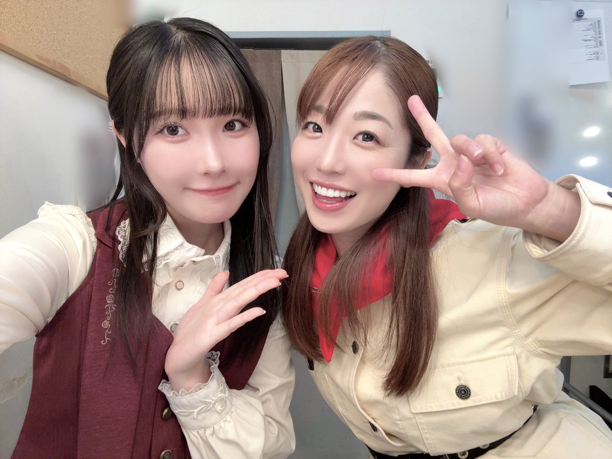 Sakakura_Sakura's tweet photo. #コトバノコトバ 私はひと足早く、お昼公演で千秋楽でした…!!
ご出席いただいたみなさんありがとうございました❣️

優しさにも凶器にもなる言葉。それを理解して発する事の大切さについて改めて考えたいと思える作品でした📓✨
素直で元気いっぱいなワージュちゃんを演じられて楽しかったです☺️
ありがとうございました！

📷💖
1.いつものワージュちゃん
2.おこ😡なワージュちゃん
3.カシアス役の富田麻帆さんと✨
沢山お話できて嬉しかったです🥹💓