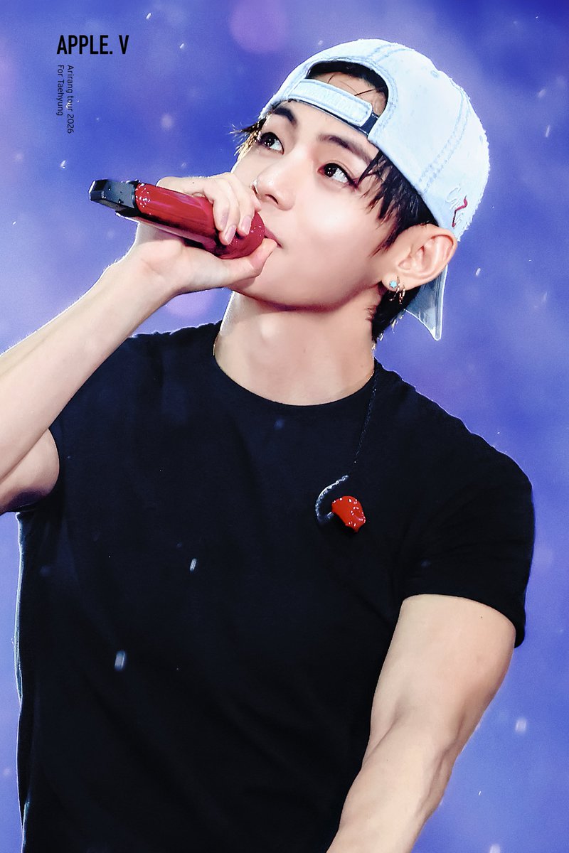APPLE_V_KR's tweet photo. 260822 TORONTO D1
😘🐯
#TAEHYUNG #BTSV #BTS_WORLDTOUR_ARİRANG_TORONTO https://t.co/Nh1d2T6CaB