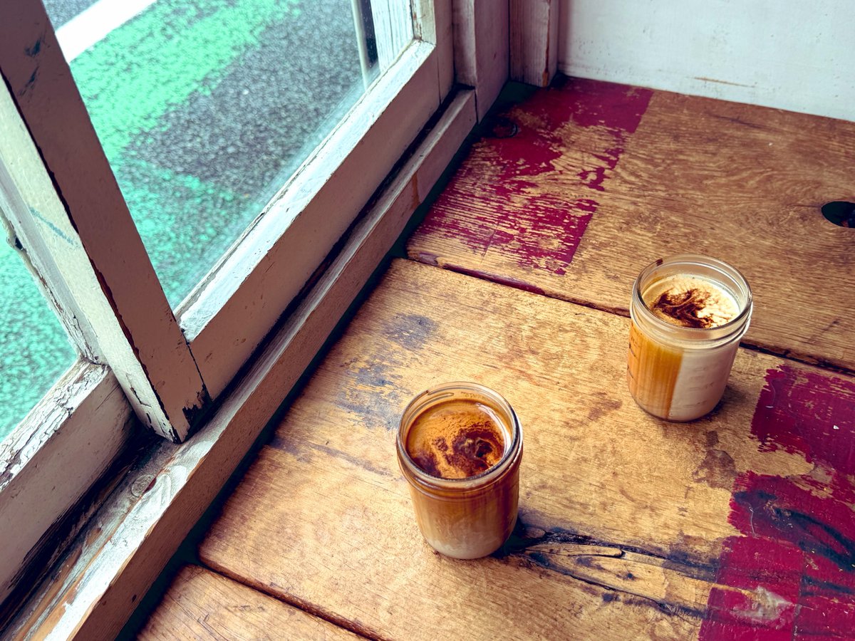 iu_melni's tweet photo. The OG of what so-called “Dirty Latte”. Enak banget pengen nangis.. :’)
#BearPondEspresso https://t.co/raoOtry0QL