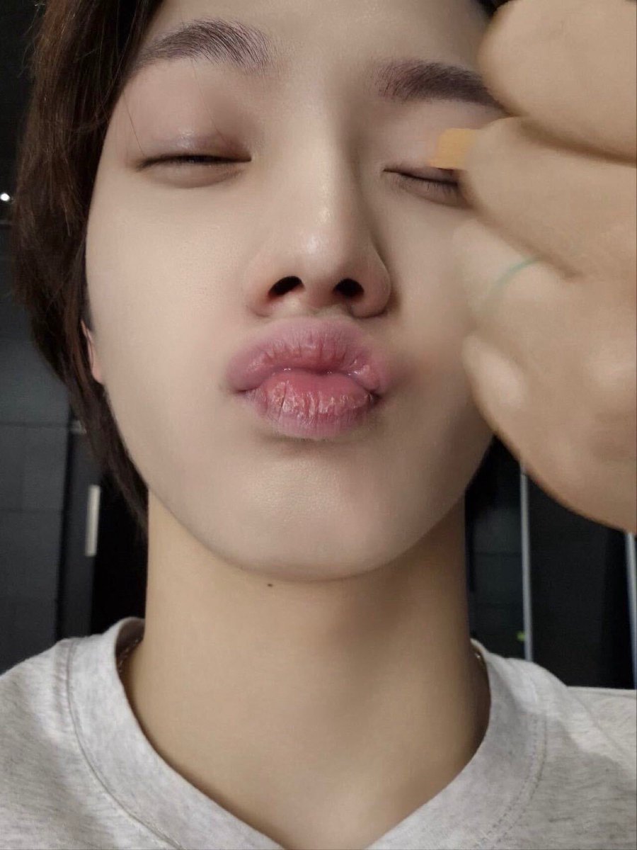 sunghosloops's tweet photo. #SUNGHO in jaehyun’s weverse post ⭐️ https://t.co/zW6n2CnHKz