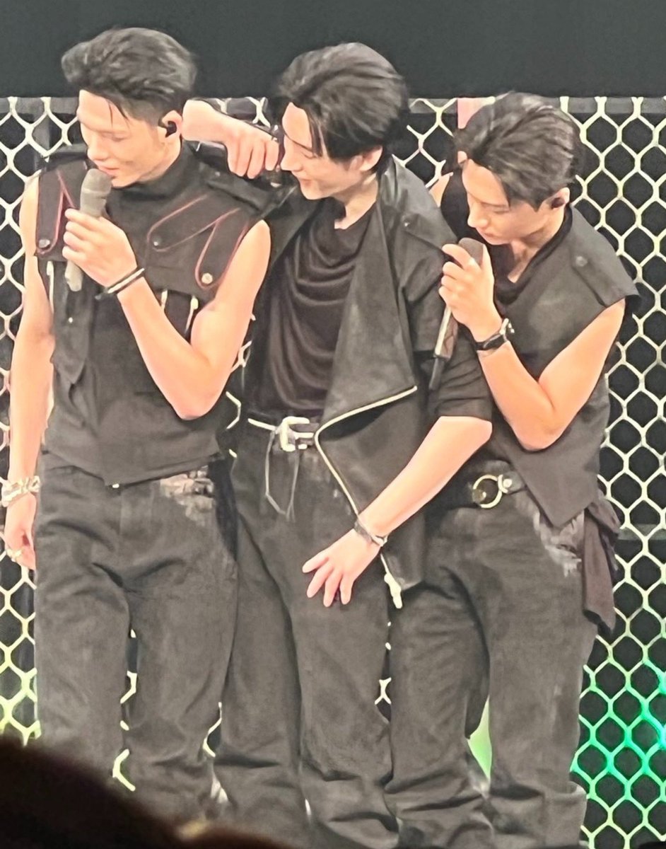 woncattos's tweet photo. THESEEE CUTIES STICKING TO EACH OTHER LIKE GLUE 😭🤍

sunjakewon               hoonjayki https://t.co/hvZIGVRiWc