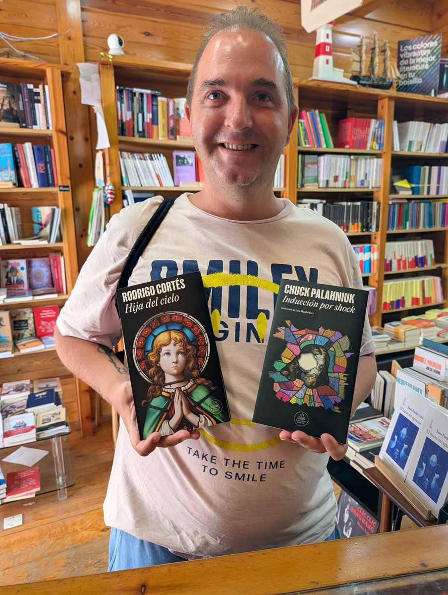 sickmonster19's tweet photo. Doble adquisición en la librería " El Faro de Recóndito" de Almería.

"Hija del cielo" de Rodrigo Cortés 

"Inducción al shock" de Chuck Palahniuk

#RodrigoCortés #ChuckPalahniuk https://t.co/GeXdIE0BTi