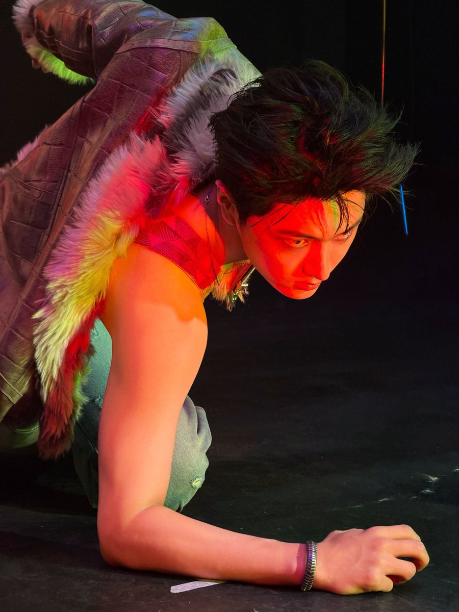 jongsengn's tweet photo. Red after dark. I dressed in leather, wrapped in fur, and sitting somewhere between heaven and hell, I let the darkness do most of the talking. Like a vampire waiting patiently for the night to become interesting. https://t.co/jGrksE2UAk