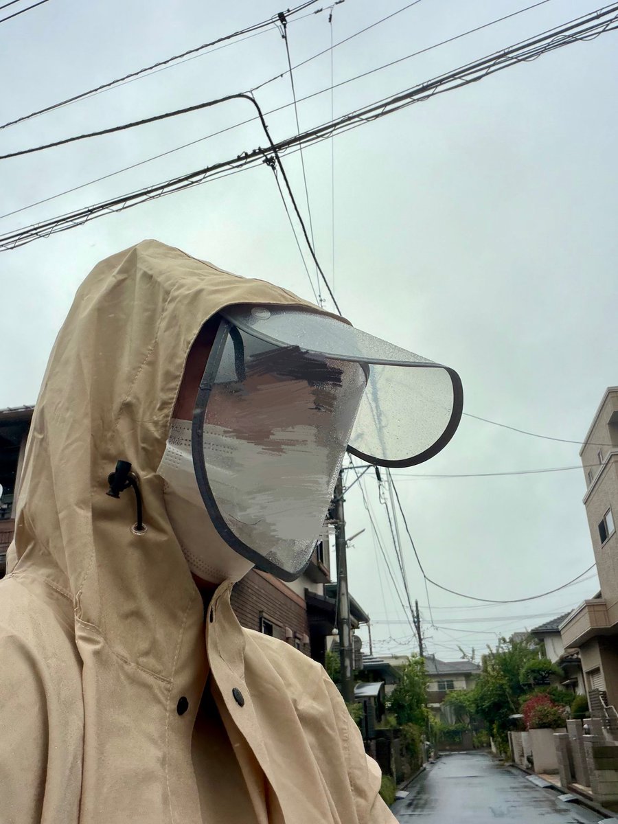 mama_no_hack's tweet photo. 雨の日の自転車、前まで顔もズボンもビチャビチャだったのが、このレインコートに換えてから連日の雨でも全っ然濡れなくなってめちゃくちゃ最高じゃん！！って思ってたんだけど、めっちゃショックなのが、今日から始まる楽天スーパーセールで、 https://t.co/UBPDb6VBoC