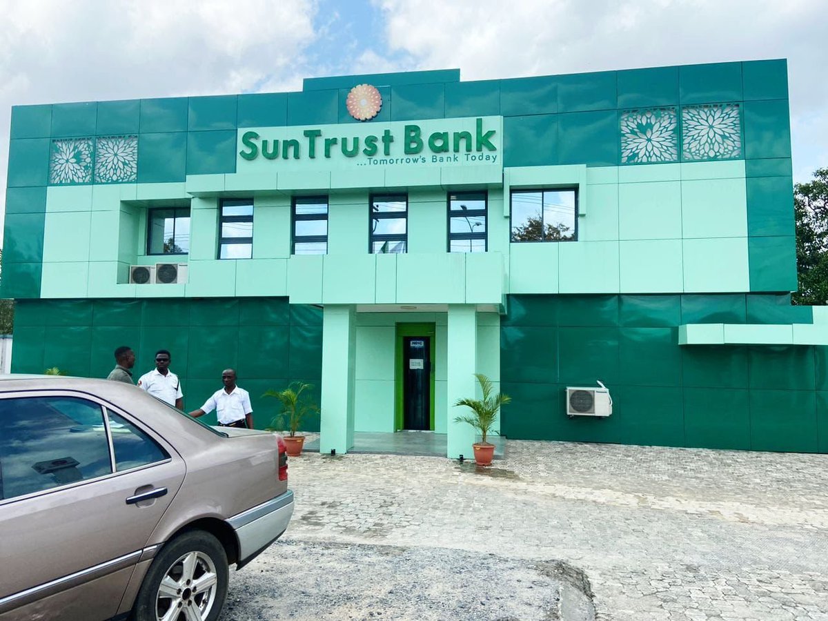 realT3M's tweet photo. Ten years later, the SunTrust Bank story is still being written. And the next chapters promise to be exciting! #SunTrustAt10 https://t.co/EE6DDcabIc