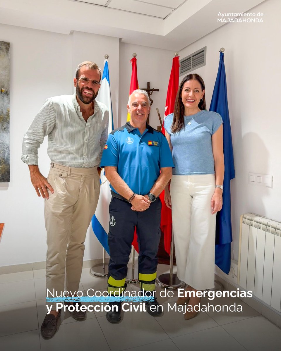 MajadahondaAyto's tweet photo. Damos la bienvenida a Juan Antonio González, nuevo coordinador de Emergencias Sanitarias y Protección Civil @MajadahondaAyto 

Nuestros mejores deseos en el desarrollo de sus funciones, en línea con el compromiso del Gobierno local con la seguridad y bienestar de los majariegos. https://t.co/r3xd1UAvfe