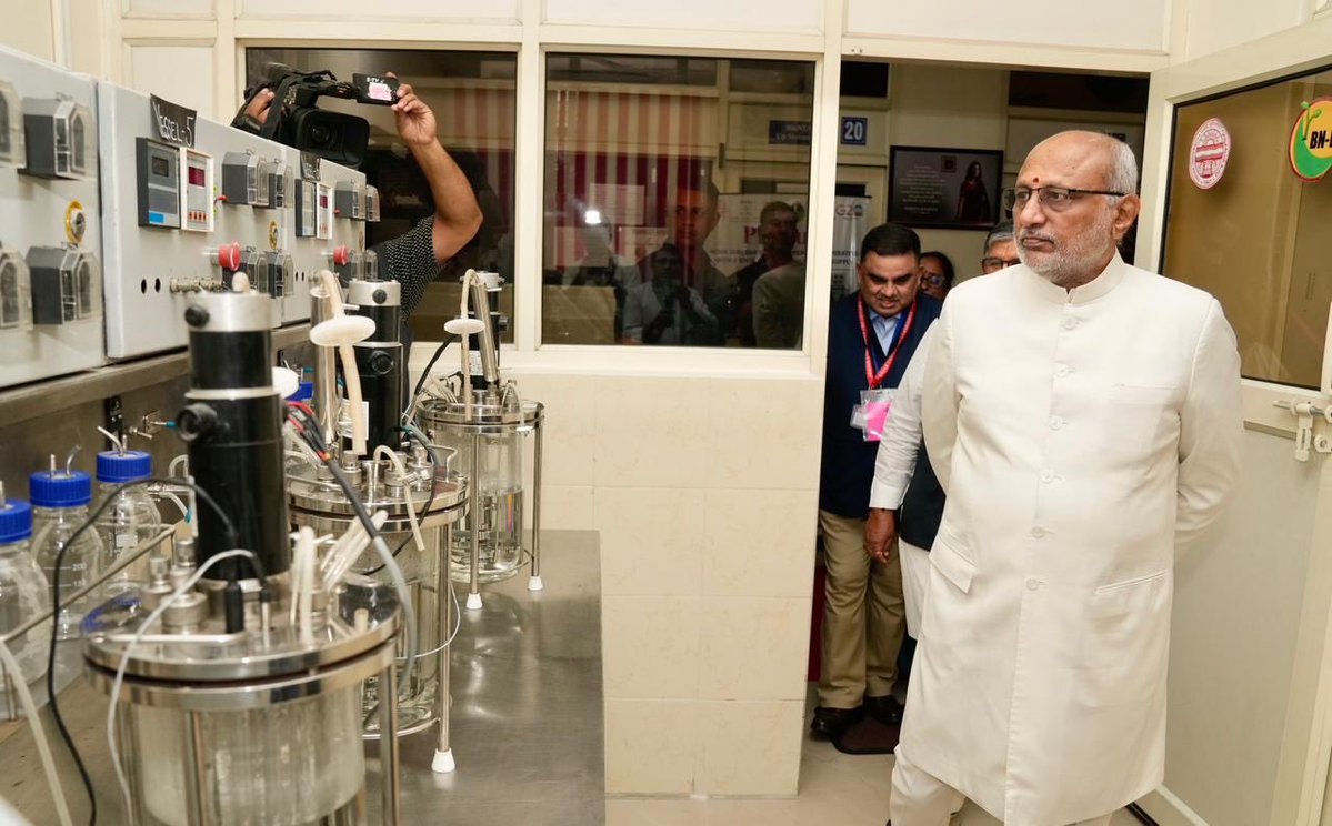 CPR_VP's tweet photo. Today visited Panjab University, Chandigarh and inaugurated the Advanced Instrumentation Facility at the Sophisticated Analytical Instrument Facility/Central Instrumentation Laboratories (SAIF/CIL) and Panjab University Tech Innovation Forum (PU-TIF). https://t.co/Et6gEEpgn5