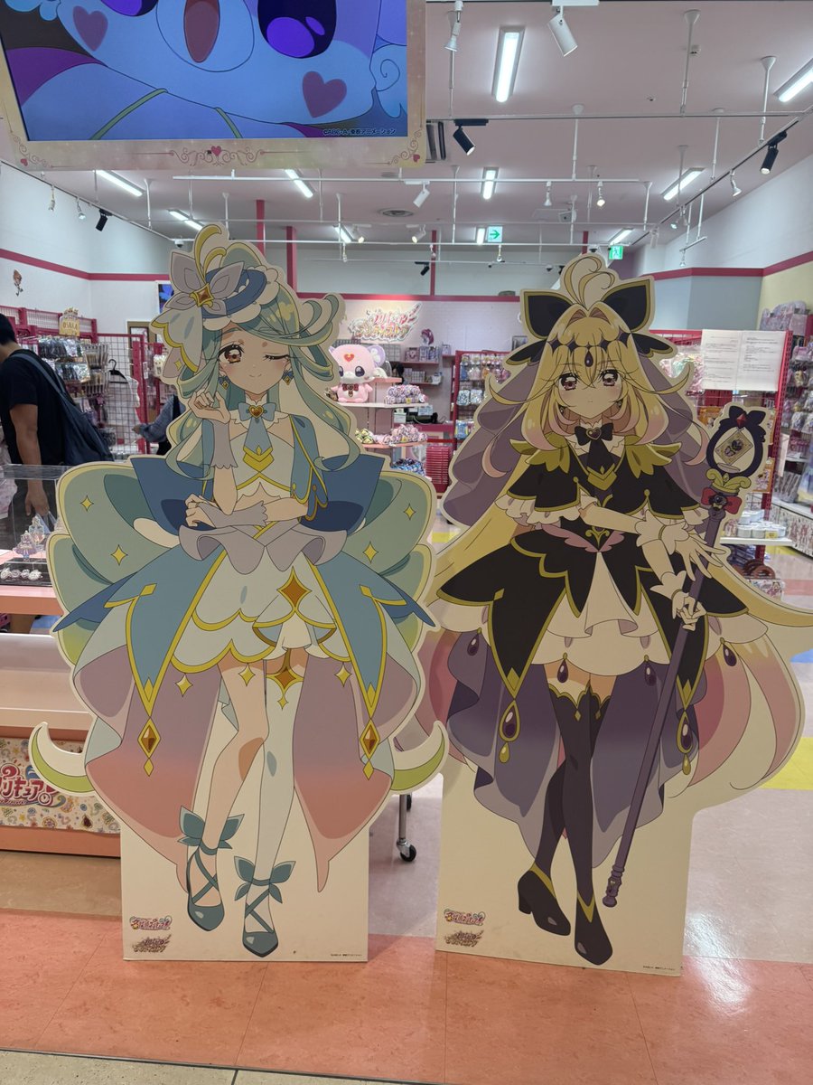 Kanimiso007's tweet photo. プリキュアショップがあった https://t.co/sbjXcBQr2t