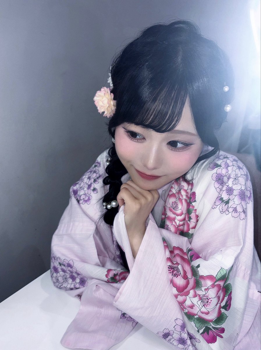 sara_swdp's tweet photo. もしかしてチェキ届いたの〜?! 🥹
喜んでもらえてるようでよかったぁ🎀

みんながチェキを色んな所に連れて行ってくれたり、すごく大事にしてくれるじゃん？ それが凄く嬉しいの😭

投稿とかストーリー全部みてるよ！！

また『 #お守りさらぴ』をつけて感想教えてね🩷˖ ࣪⊹

 #idol #すいっぷ  #浴衣 https://t.co/Kuy5qrhR6p