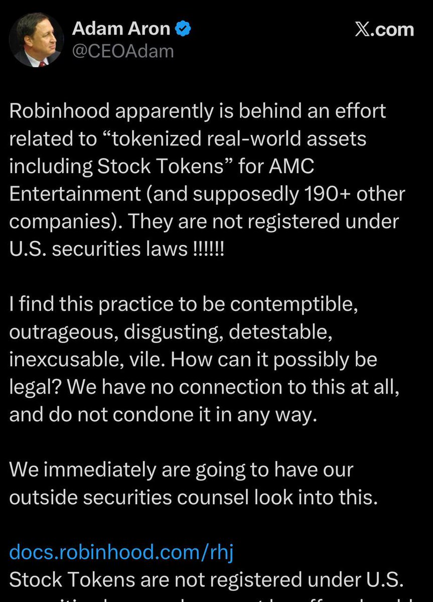 leambition2023's tweet photo. ✍️Adam Aron (CEO chuỗi rạp AMC) đang rất giận vì Robinhood tự ý tạo ra “token cổ phiếu AMC” trên blockchain của họ.

❓Token này không phải cổ phiếu AMC thật. Người mua chỉ theo dõi giá cổ phiếu AMC lên xuống, chứ không sở hữu cổ phiếu, không có quyền biểu quyết, không phải cổ đông của AMC.

💡Robinhood phát hành token này từ một công ty ở Jersey (ngoài Mỹ), không đăng ký theo luật chứng khoán Mỹ và không bán cho người Mỹ.

✖️AMC hoàn toàn không tham gia, không đồng ý và không liên quan gì đến sản phẩm này.

🤣Aron dùng từ rất nặng: “đáng khinh, vô lý, ghê tởm, không thể chấp nhận được” và nói sẽ nhờ luật sư kiểm tra xem việc này có hợp pháp không.