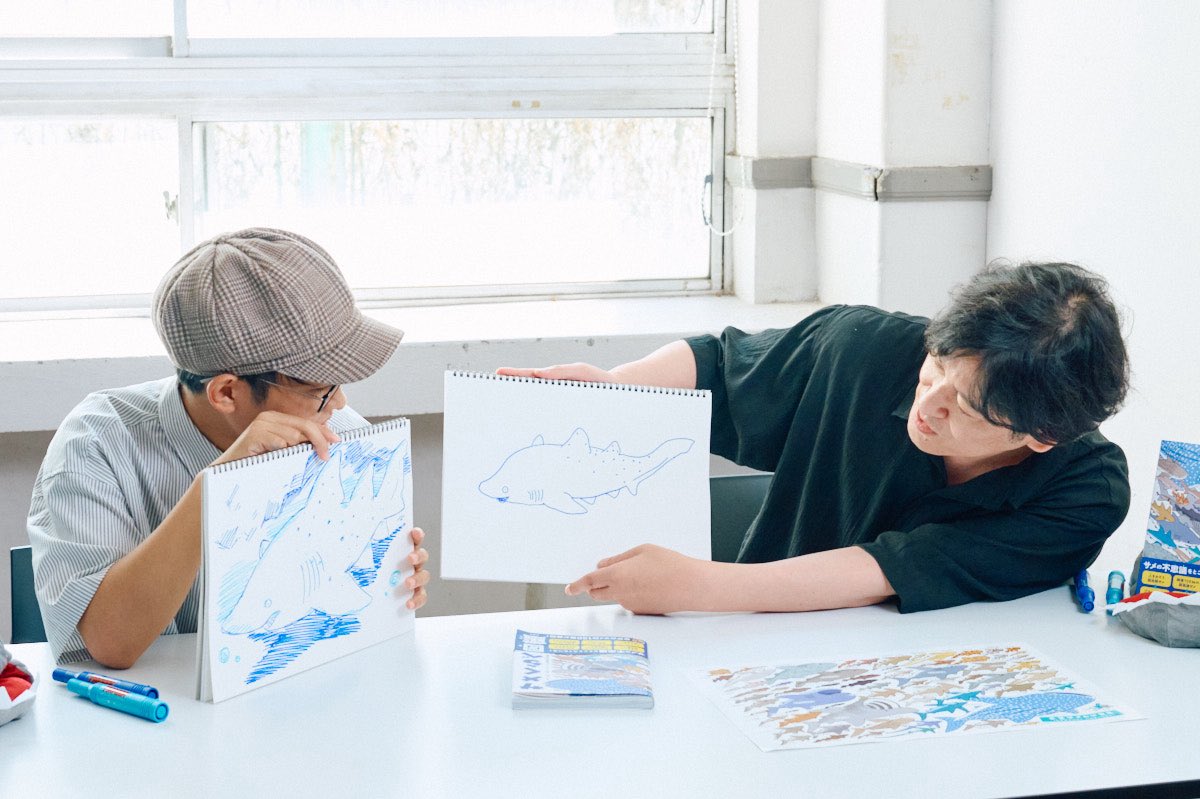 kota_draw's tweet photo. ＼ ココリコ田中さん × こた ／
サメ対談記事の中編が公開されました！今回はお互いの『推しザメ』TOP3について、お絵描きクイズ形式で語り合っています🦈✨

【記事はこちらから】
▶︎https://t.co/krc9255wcc
前編は引用先の投稿から👇🏻 https://t.co/5isAWTVn2r