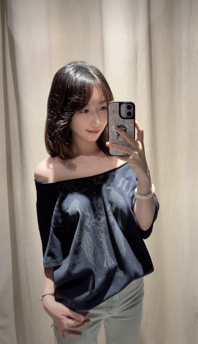 shek_17's tweet photo. 继续发福～

有人想锐评一下我自己14岁的福嘛

赶紧看，我要删了… https://t.co/14gh74Zbu0