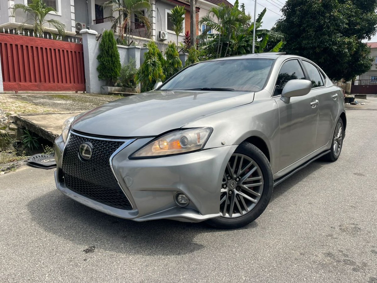 Ever_Vee2's tweet photo. ✅️Sharp Belgium grade 09 Lexus is350 upgraded to 2017 
9M
Untempared engine 100
Gear 100
A/c100
Firstbody 
New tyres 
Sweet interior 
Active Themostart 
Ride for maximum comfort 
Nationwide delivery https://t.co/hIiMK241PU