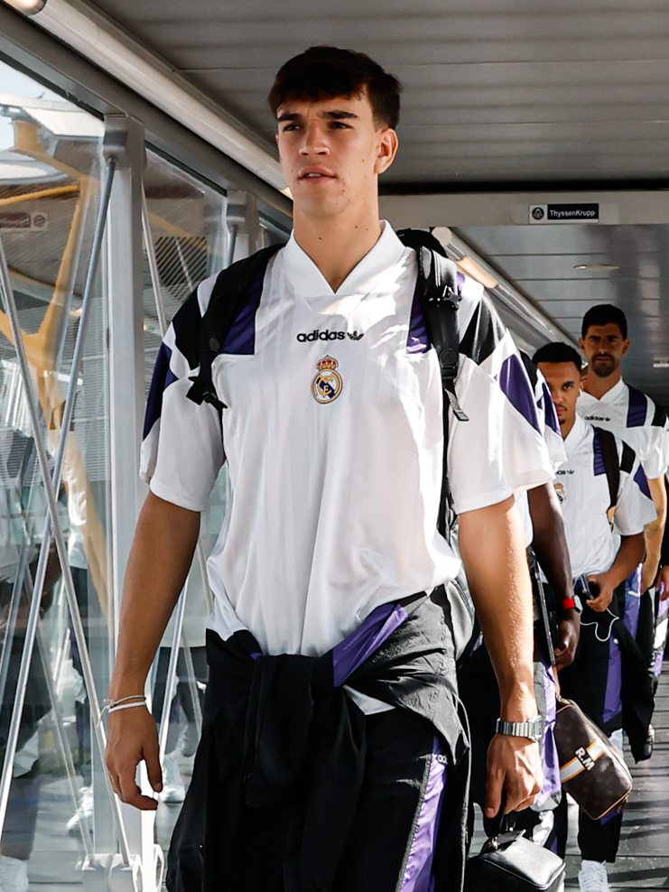 realmadrid's tweet photo. 🤍💜🖤
@adidasfootball https://t.co/n0dT9N0Oqh