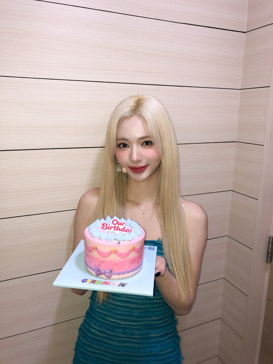 Huh_Jiwon_'s tweet photo. [📸] 

26.09.04
KBS 뮤직뱅크
HAPPY BIRTHDAY
HUH JIWON❤️‍🔥

#HUHJIWON #허지원
#Call_me_up https://t.co/k9TbEqaYAl