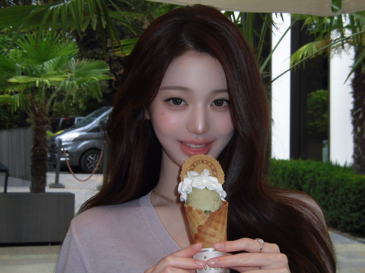 eternal1young's tweet photo. 장원영 너무 예뻐서 반함… https://t.co/ywWiAGbvtz