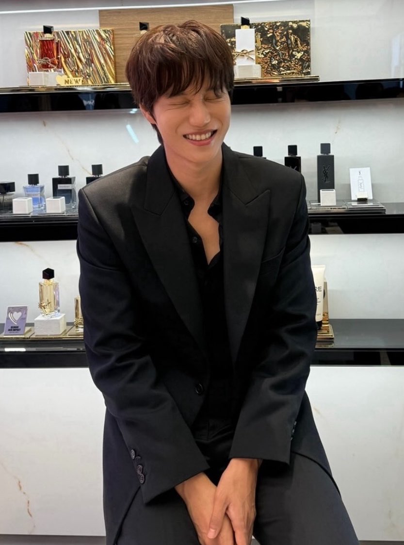 kaidiction's tweet photo. have you ever looked at a man and had the urge to say princess and treat him as one?… yeah…. https://t.co/xuZAAIJT6g