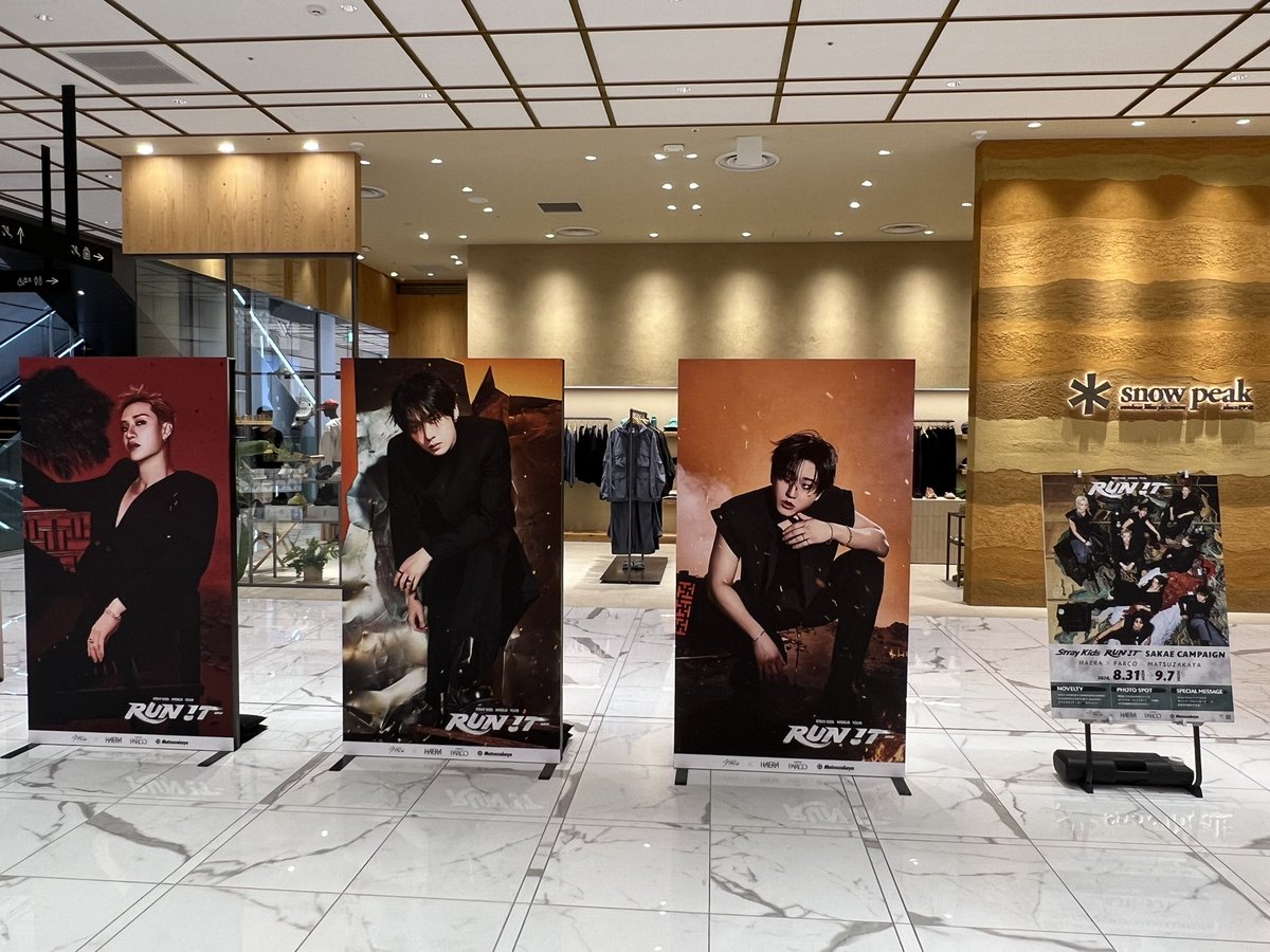SKZ19R's tweet photo. HAERA🐺🐰🐖🐇
購入特典ステッカー✨キラキラしてて可愛い💕
#StrayKids
#スキズ
#RUN_IT
#RUN_IT_JAPAN https://t.co/LB9fQmj5Qx