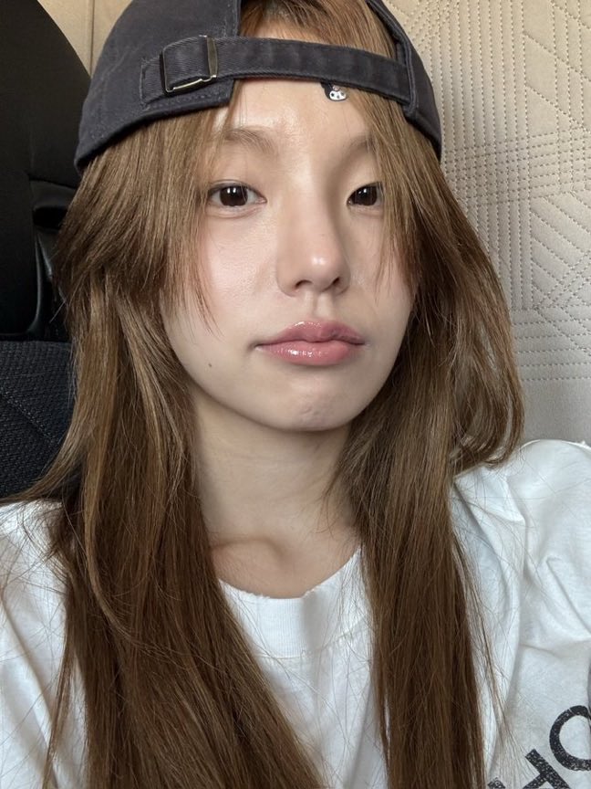 midzynova's tweet photo. i love when yeji radiates hot loser lesbian energy https://t.co/2sfu0uDicP