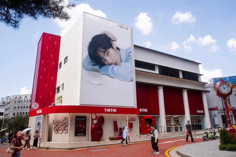 Chikasaritik7's tweet photo. TirTir on IG with Taehyung

V FACE OF TIRTIR
TIRTIR AMBASSADOR TAEHYUNG
#TaehyungxTIRTIR #VxTIRTIRGLOBAL https://t.co/wEGIQ26VB1