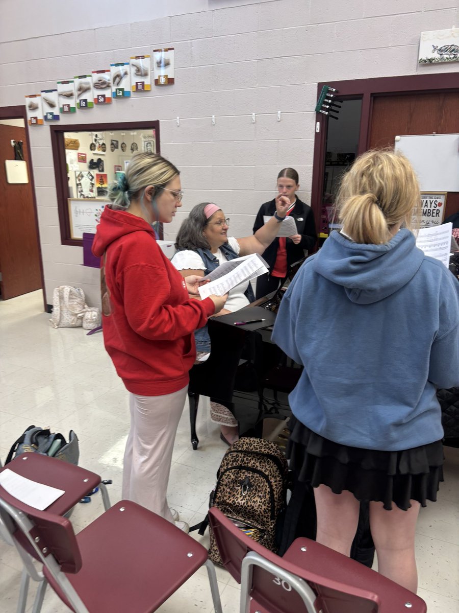 WinfieldNation's tweet photo. ✨WARRIOR SHOWCASE 

Mrs. Nafziger and the WHS Choir are preparing for an outstanding 26–27 year! I couldn’t help but stop and listen:  they sounded beautiful! Hard work pays off, and these Warriors are just getting started! Let’s Go, Warriors! ❤️🤍 https://t.co/JqTnb8yw7V