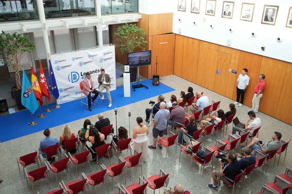 AytoLeganes's tweet photo. ➡️ El Ayuntamiento inicia este domingo con una recreación histórica los actos para conmemorar el 400 aniversario de #Leganés como Villa
4⃣0⃣0⃣ El Consistorio va a volcarse con un logo, un nuevo himno, una página web, camisetas de los equipos de categoría nacional y múltiples actos para poner en valor la historia de la ciudad
🎭 El domingo desde las 18:30 horas en la barbacana de la Iglesia de San Salvador se celebrará una recreación teatral con actores que interpretarán la toma de posesión de la aldea para convertirse en Villa, que se produjo el 6 de septiembre de 1626
🎙️ El alcalde @marecuencopp ha explicado que "el objetivo es que el 100% de los vecinos de Leganés sepan que cumplimos 400 años de Villa y que entre 1626 y 1627 hubo un cambio, una separación del municipio de Madrid"
📲https://t.co/s15axNG5Fc