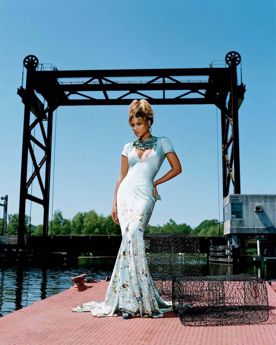 RCALabelGroupUK's tweet photo. Celebrating 20 years of @Beyonce’s iconic second album, B’Day 👑🐝 https://t.co/e2RBVecwTB