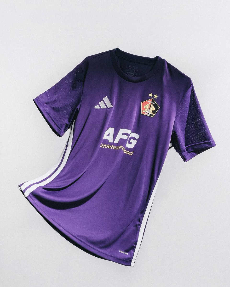 Footy_Headlines's tweet photo. 𝐍𝐨 𝐌𝐨𝐫𝐞 𝐃𝐑𝐗: 𝐀𝐝𝐢𝐝𝐚𝐬 𝐏𝐞𝐫𝐬𝐢𝐤 𝐊𝐞𝐝𝐢𝐫𝐢 𝟐𝟔-𝟐𝟕 𝐇𝐨𝐦𝐞 𝐊𝐢𝐭 𝐑𝐞𝐥𝐞𝐚𝐬𝐞𝐝

Indonesian Super League side Persik Kediri have officially unveiled their new home kit for the 26-27 season, marking the beginning of their partnership with Adidas. The German brand takes over from previous technical supplier DRX Wear, welcoming the East Java club to its roster with a sharp and clean aesthetic.

The Adidas Persik Kediri 26-27 home shirt features the club's traditional deep purple as the dominant base color. Keeping the look simple and streamlined, the signature Three Stripes are rendered in white and positioned vertically along the sides of the torso rather than over the shoulders. The jersey also includes a classic round crew collar, perforated sleeve detailing, a white Adidas logo, and the club crest topped by two golden championship stars, complemented by the AFG (#AthletesForGood) sponsor print across the front.

Matching purple shorts and purple socks round off the sleek aesthetic of the new Persik Kediri 26-27 home kit by Adidas.