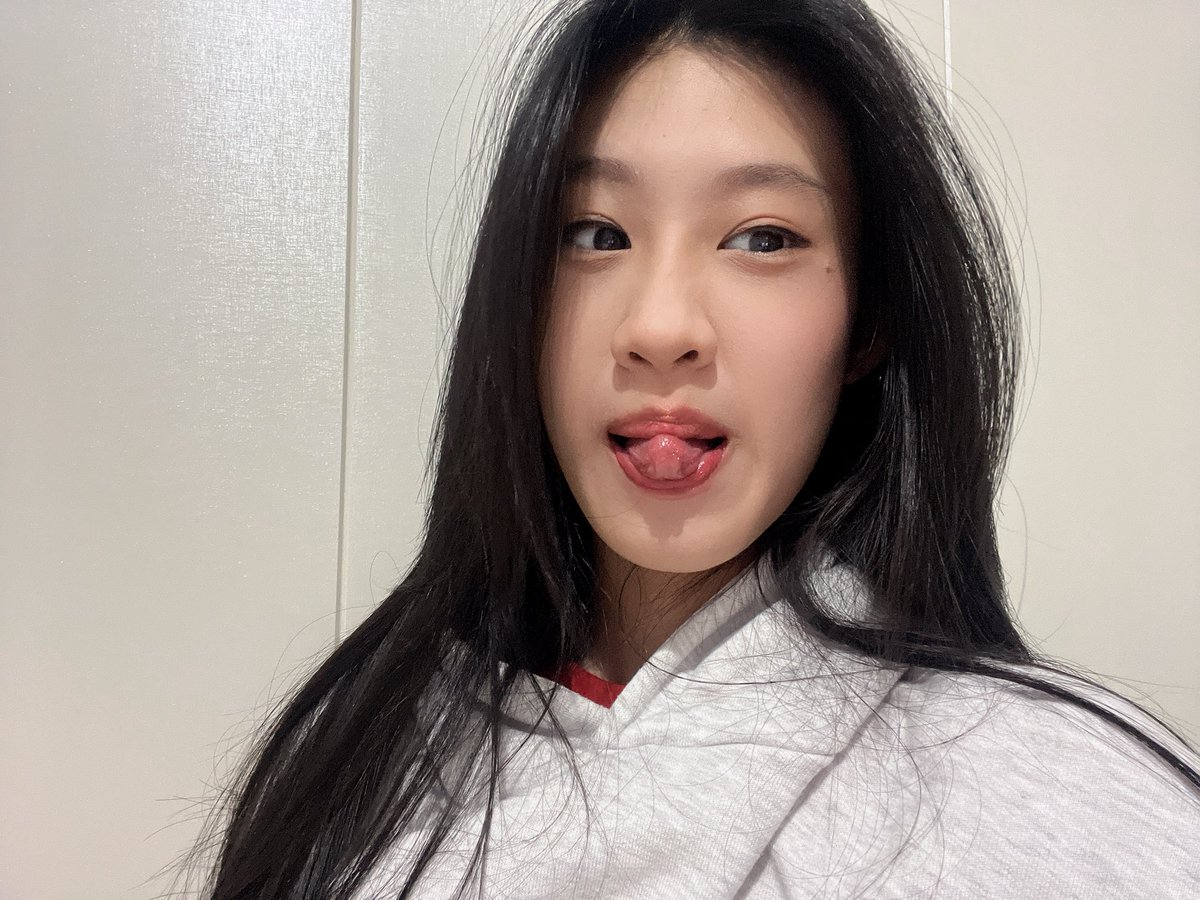 Rilly_JKT48's tweet photo. #fRillday yeyy https://t.co/H1Nj2Zr1qK