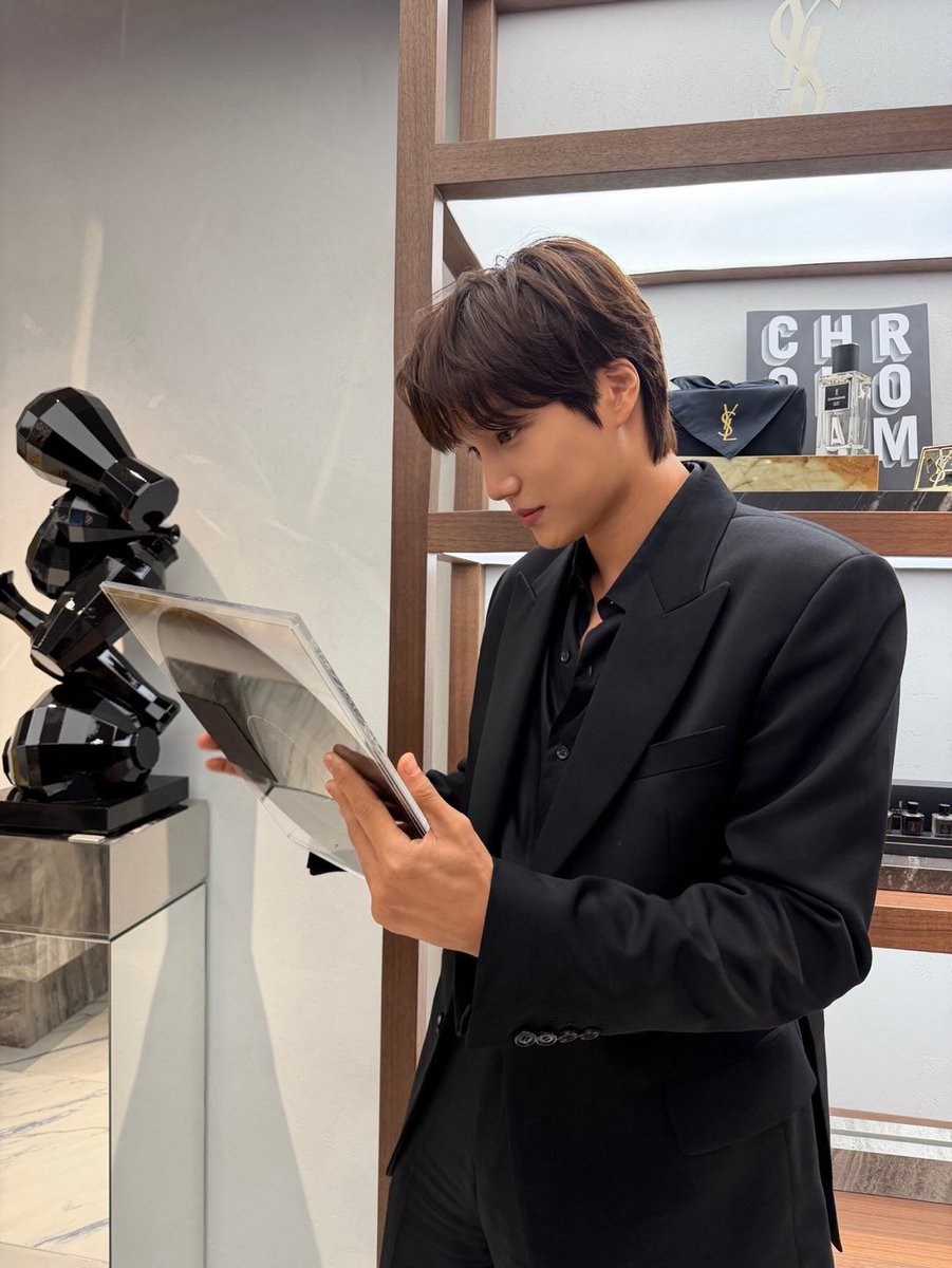 zkdlindaily's tweet photo. zkdlin update 🖤 https://t.co/Hl4U1fLkYy