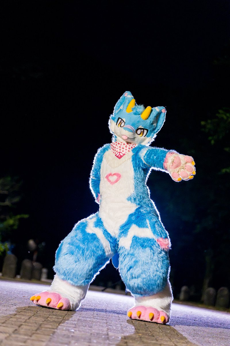 tamamoot's tweet photo. on stage!!๐ฉตโจ
๐ธ:#masayanograph
#FursuitFriday https://t.co/JqYyhT5GnN