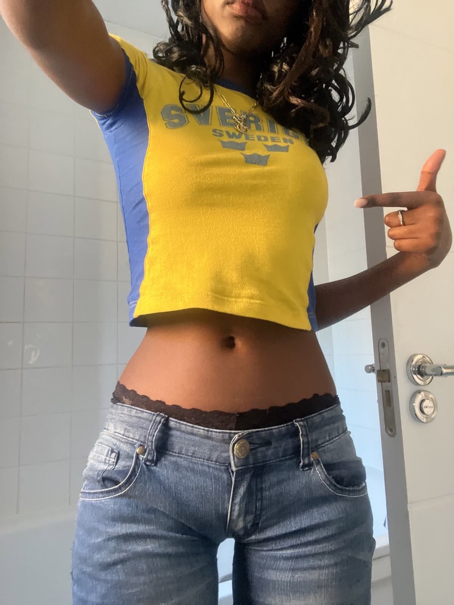 plsdrunktextme's tweet photo. Black girl thinspo https://t.co/tYDwWsZ7rL