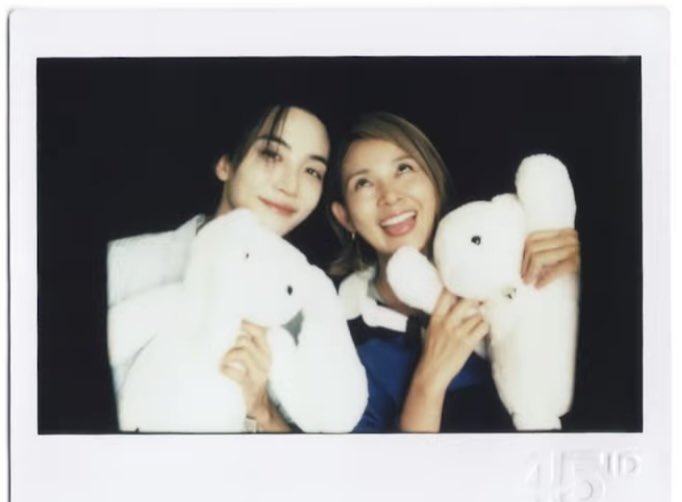 hanniezones's tweet photo. polaroid photos of jeonghan and shiho 🩷 #정한 https://t.co/6HqLHhUZaE