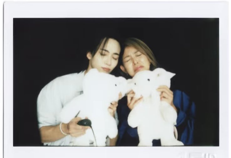 hanniezones's tweet photo. polaroid photos of jeonghan and shiho 🩷 #정한 https://t.co/6HqLHhUZaE