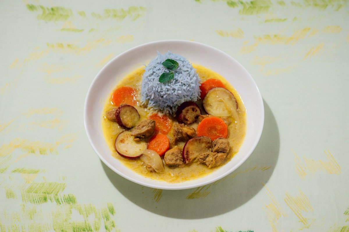 ontadore's tweet photo. 【神田カレーグランプリ投票会開催！】
来たる9月9日、ハーブカレーを食べてその場で予選投票をしてくださった方に、店長のレ･ロマネスクTOBIから直々に感謝の気持ちをお伝え＆希望される方にはハイタッチ会を開催します。ぜひご参加ください

9/9(水)11:30〜15:00
昼の回
9/9(水)17:00〜20:00
夜の回 https://t.co/giurOFowQn