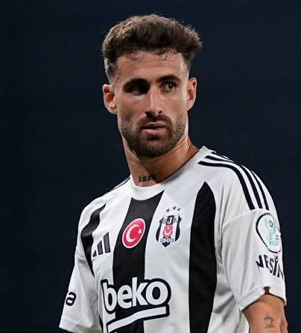 reios20's tweet photo. Sergen yalçın: rafa silva çok karaktersiz bir cocuk https://t.co/cBaGmO0Iv9