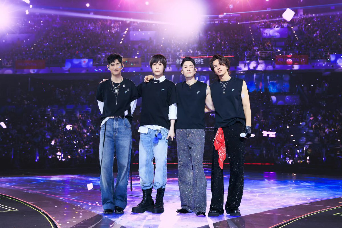 SMilkdrama's tweet photo. manifesting sold-out crowds in Hangzhou and Beijing! missing my #FForever 🥹
#JerryYan #VanNessWu #VicChou #Ashin https://t.co/JX5Iok1tSE