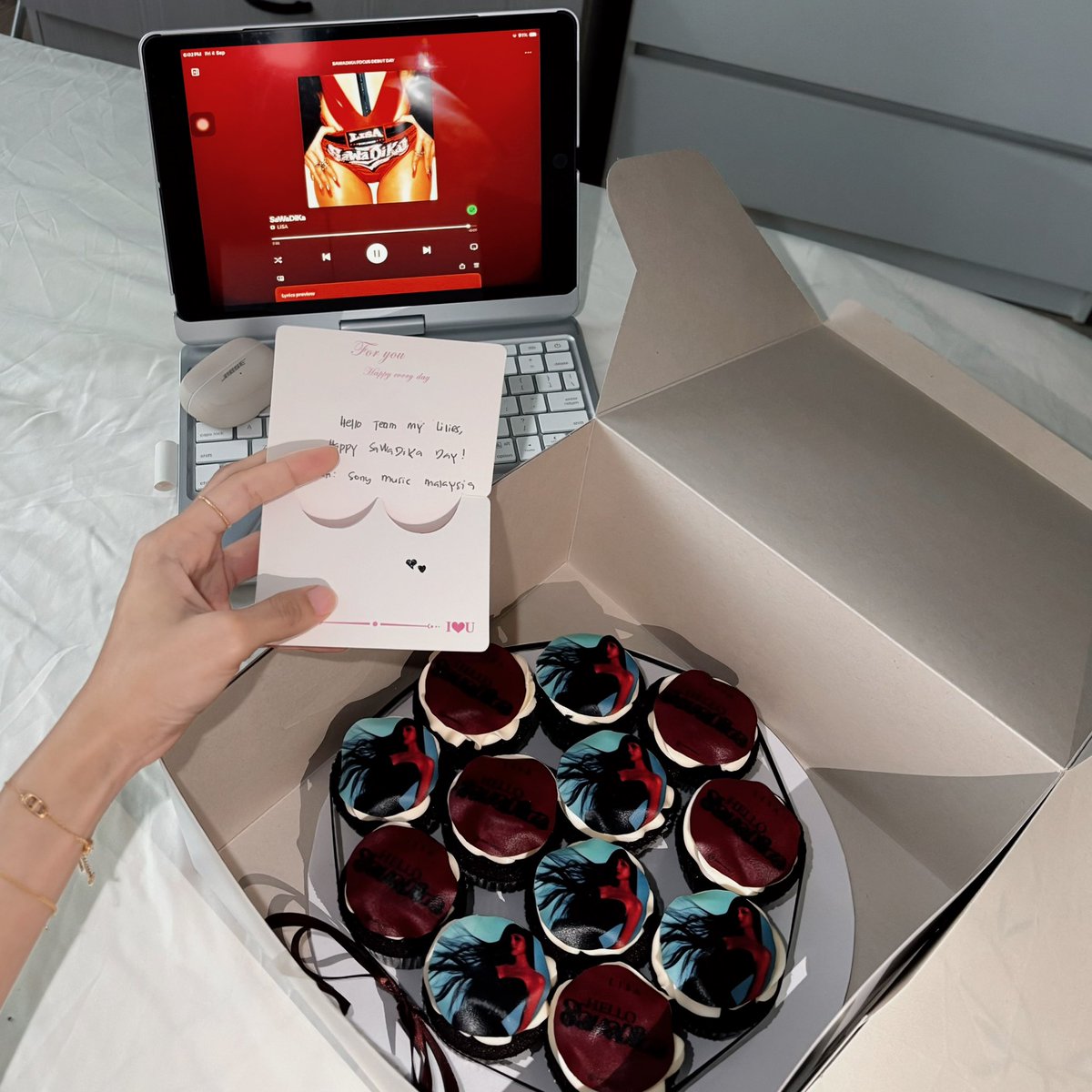 TeamMYLilies's tweet photo. Happy SaWaDiKa Day ❤️
Thank you, @SonyMusicMY 🫶🏻

Don’t forget to stream SaWaDiKa everyone! 

SAWADIKA OUT NOW
#LISA_SaWaDiKa
#LISA #SaWaDiKa @wearelloud https://t.co/gP8KtSryoJ