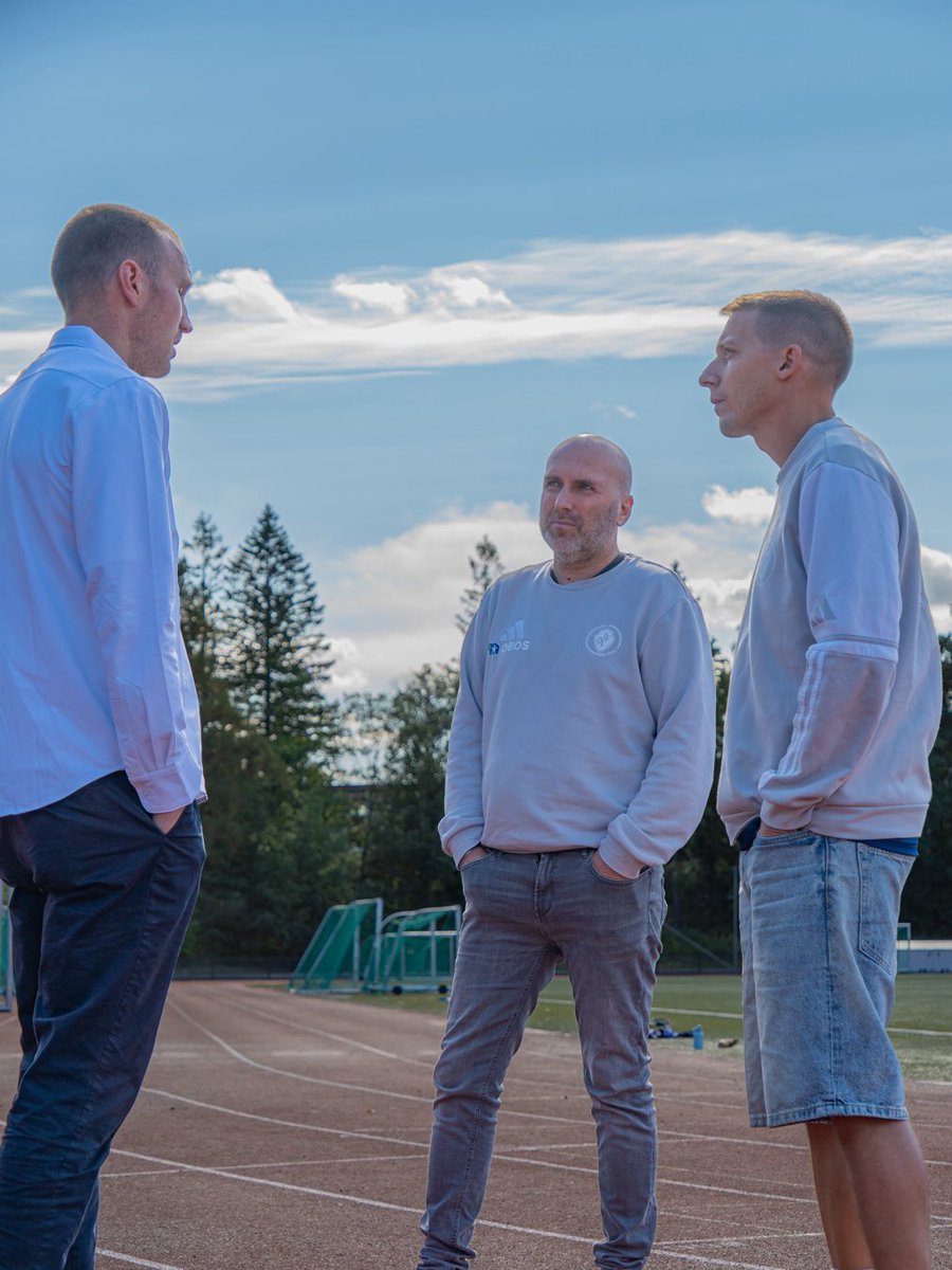OppsalFotball's tweet photo. Oppsal IF Fotball har inngått to langsiktige samarbeidsavtaler med Vålerenga - én med Vålerenga Fotball Elite på guttesiden og én med Vålerenga Fotball på jentesiden. 

Oppsal og Vålerenga har lange tradisjoner, og nå skal de smelte sammen til det beste for området ⚽️💙 https://t.co/M6P4JqUIeO
