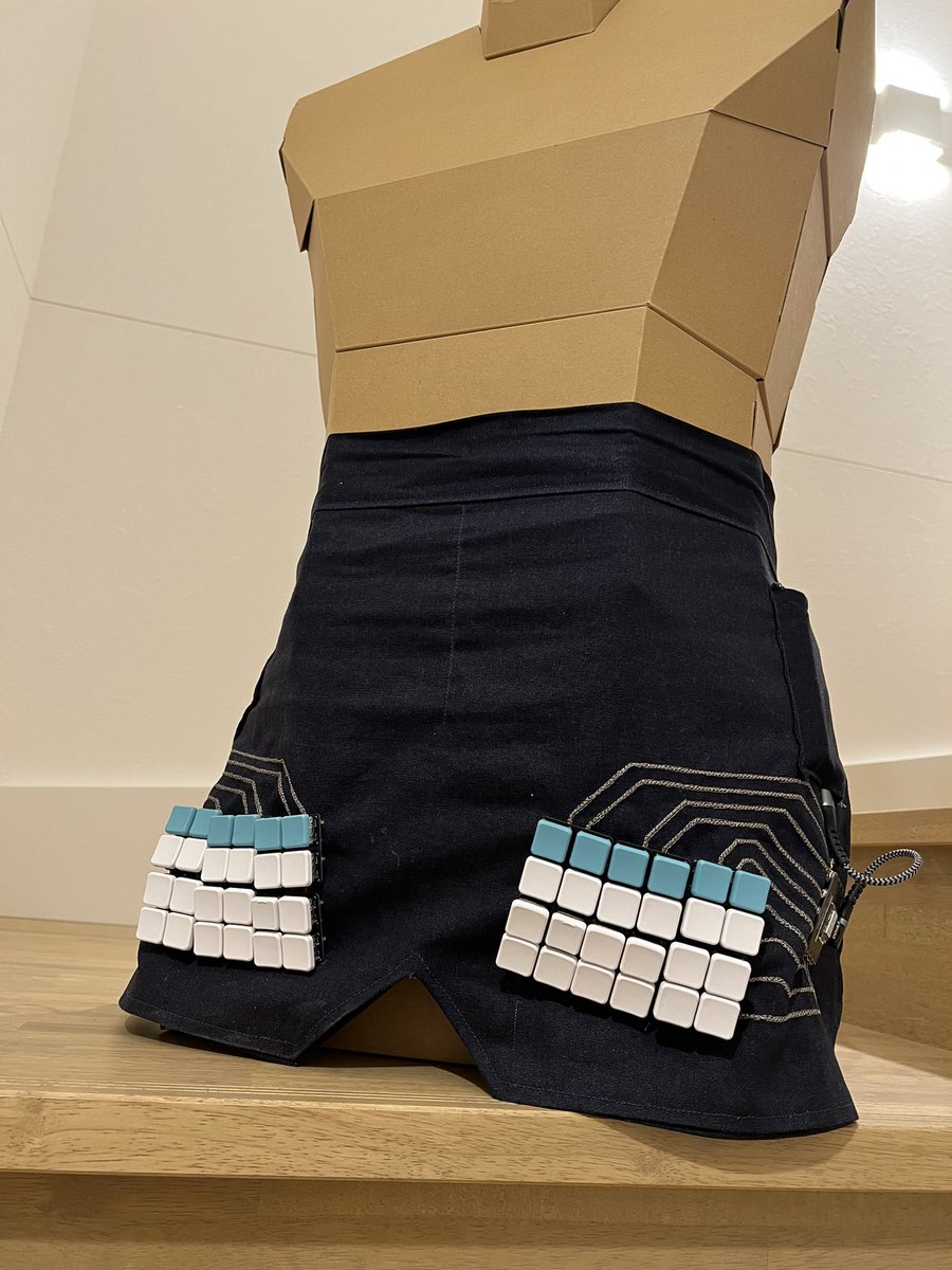 tendots's tweet photo. 明日からのMaker Faire Tokyo 2026で歩きながらタイピングできる布キーボードを展示しまーす

Even G2と組み合わせて、散歩しながら開発ができるのが目標です

#MFTokyo2026 #いまつくってます https://t.co/ysmxjv8ECs