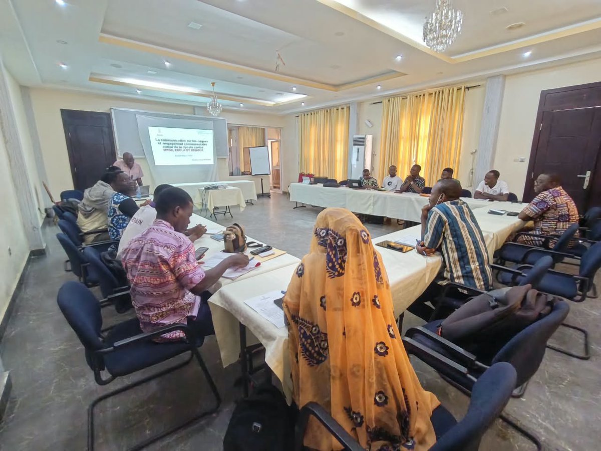 SSEQCU_TOGO's tweet photo. Communication sur les risques sanitaires : plus de 150 journalistes et communicants des 5 régions du #Togo formés sur 03 maladies à potentiel épidémique : #Ebola, #Mpox et #dengue. Initiative de @MSPS_Togo avec l'appui de @Banquemondiale à travers @SSEQCU_TOGO 
#DenguePrevention https://t.co/K6uirSfNVI