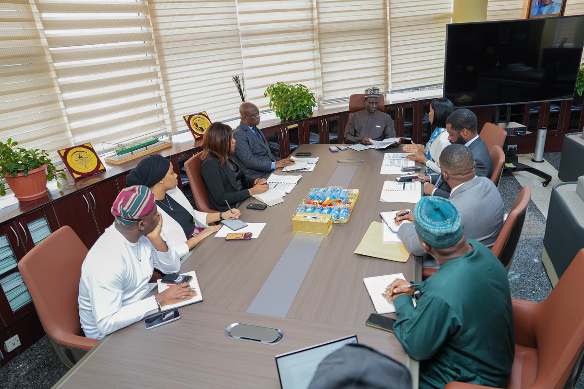 DamilolaSDG7's tweet photo. I had a productive meeting with #Nigeria's Minister of Finance and Coordinating Minister of the Economy, @taiwoyedele.

Discussions focused on strengthening partnerships and how @SEforALLorg can support @FinMinNigeria to spur economic development through #energy interventions. https://t.co/TiXtY9Khuz