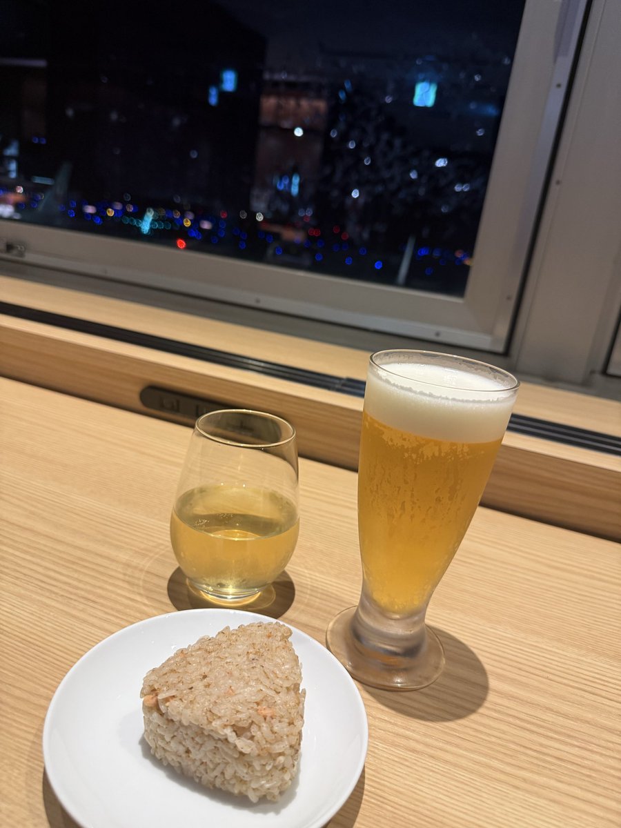 bra_sake's tweet photo. ラウンジ来ました。
時間帯なのかザンギがありませんでした😭 https://t.co/fYJIO0AGfr