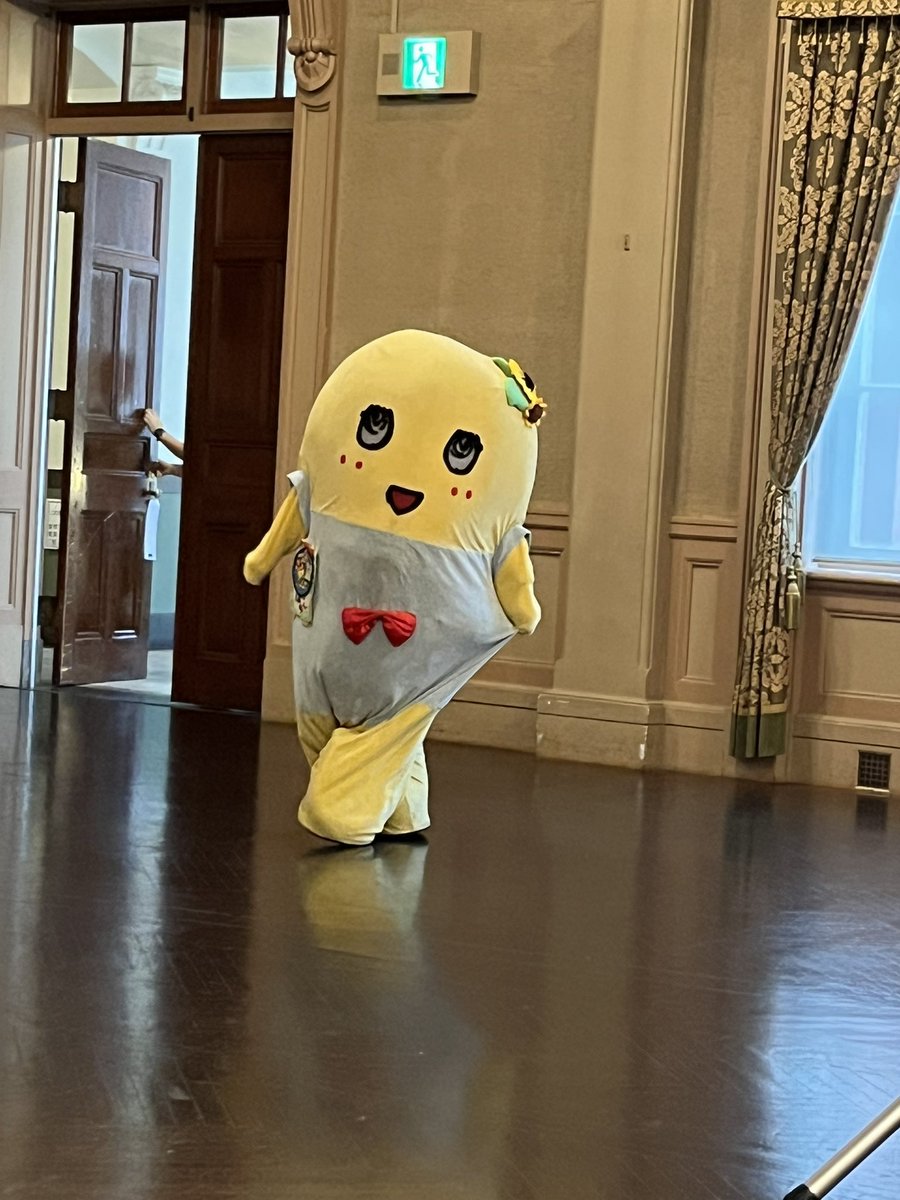 hunatorarail's tweet photo. きゃあああああ💙

#ふなっしー
#funassyi
#大阪　#中之島
#ふなっしーLAND大阪梅田

ありがとう😊😭😊😭😍💙
最前列にいるほうが叫びまくってしまう謎😆 https://t.co/niCC1p3Kjp
