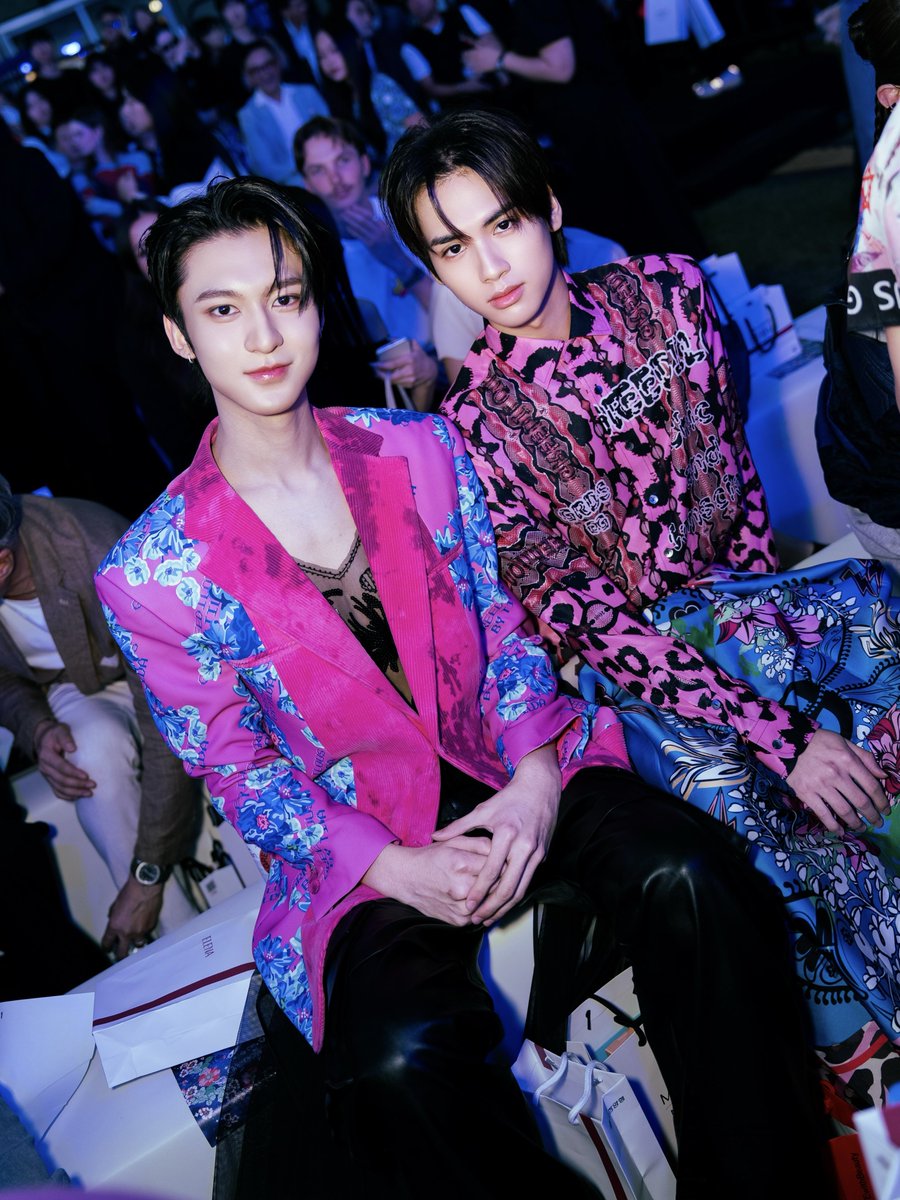 DomundiTV's tweet photo. A FIRST MOMENT AT GREEDILOUS. ✨

Ryujin @rryjinnn and Patji @chira_patt arrive at GREEDILOUS for Seoul Fashion Week 2027 SS.

WATCH LIVE
🔗 : https://t.co/VAA3WaiV4R

YOUTH IN FASHION WEEK RYUJINPATJI
#GREEDILOUS27SSxryujinpatji
#GREEDILOUS
#seoulfashionweek2027ss
#rryjinnn #chira_patt