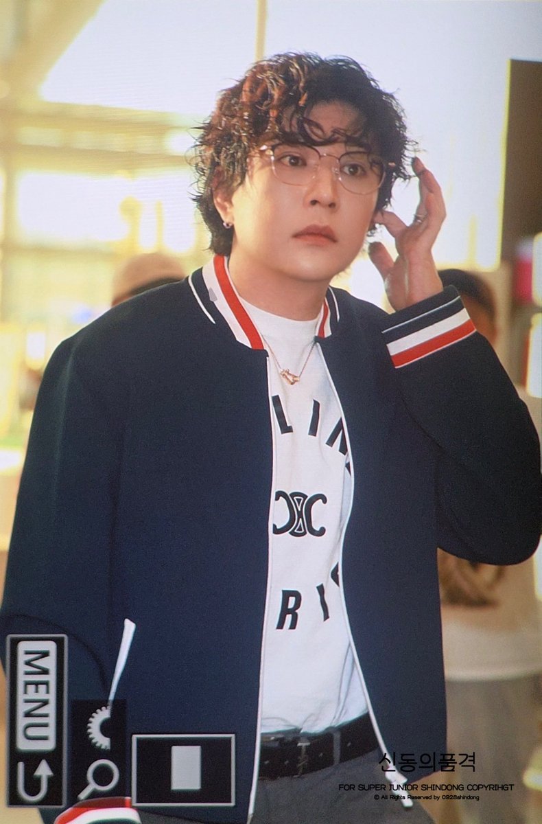 0928Shindong's tweet photo. 260904  

마스크가 없다니….😢💙 
공항에서 마스크가 없는게 
이렇게 행복이라니💕💕💕
          ദി^ᴗ͈ ·̫ ᴗ͈⸝⸝^ 𐒡 ྀི　

#SHINDONG #신동 #신동희 #神童 #シンドン #SJ #슈퍼주니어 #SUPERJUNIO https://t.co/1Fhu1tQ0U3