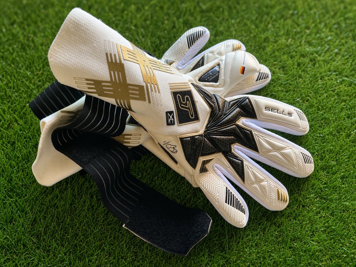 SellsGKP's tweet photo. Strap or strapless?
That is the questionโฆ
#ANOTHERLEVEL
https://t.co/R7WmkeFG7U https://t.co/xXXYu2CSLP